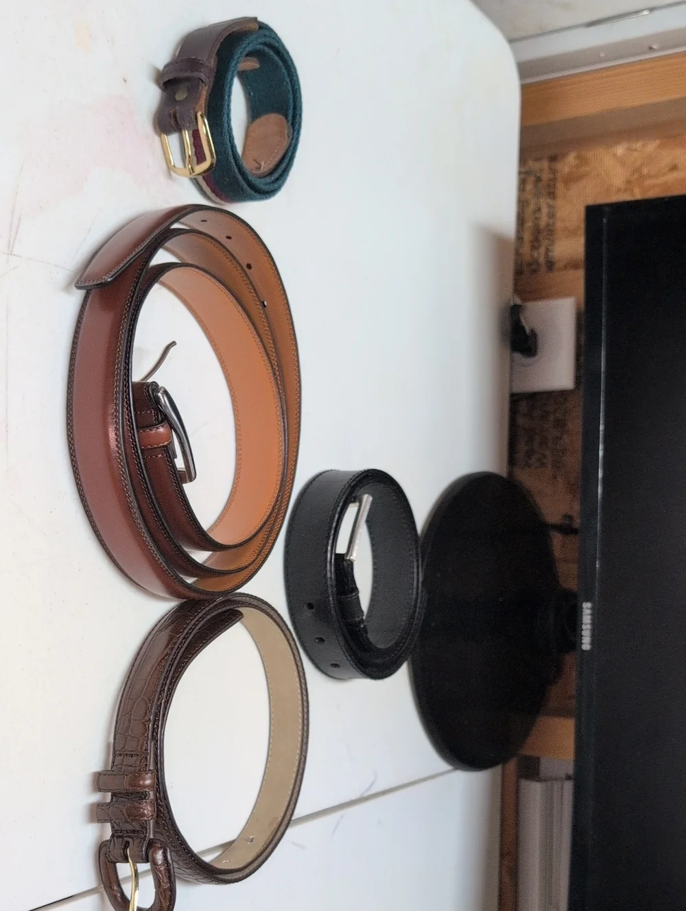 Classic Men's Wrist 38 Assorted. Belts (94)